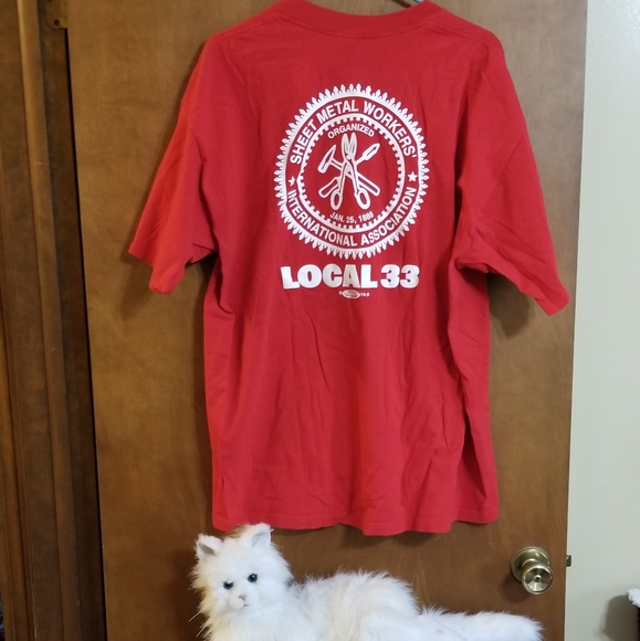 Classic Platinum red union tee - Picture 2 of 2